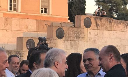 Και ο αρχηγός του Λιμενικού Σώματος στη συγκέντρωση του ΣΥΡΙΖΑ (φωτο)