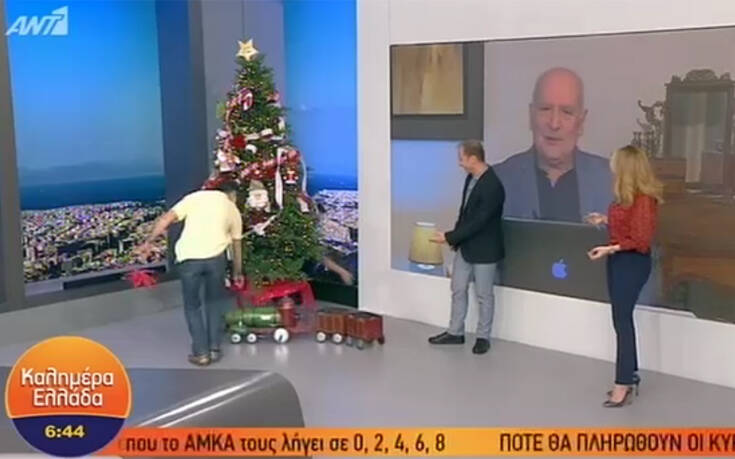 Ο Νίκος Μουτσινάς κράτησε την υπόσχεσή του κι έστειλε χριστουγεννιάτικο δέντρο στον Γιώργο Παπαδάκη