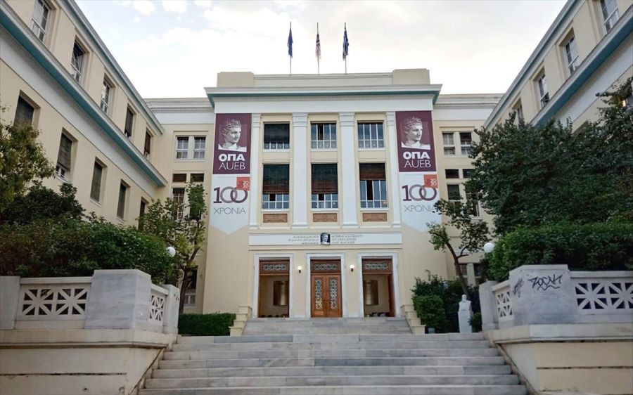 Έρευνα Οικονομικού Πανεπιστημίου: Τελικά δεν “ξέσπασαν” στις ηλεκτρονικές αγορές οι Έλληνες την Black Friday – Το 42% θα κάνει το εμβόλιο – ΒΙΝΤΕΟ