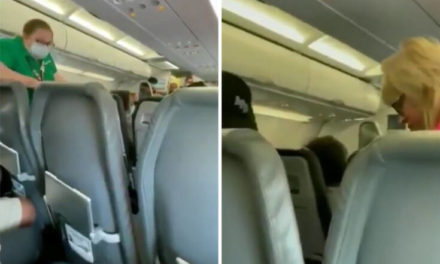 Έβρισε το πλήρωμα επειδή της είπαν να φορέσει μάσκα και την έβγαλαν από το αεροπλάνο – Newsbeast
