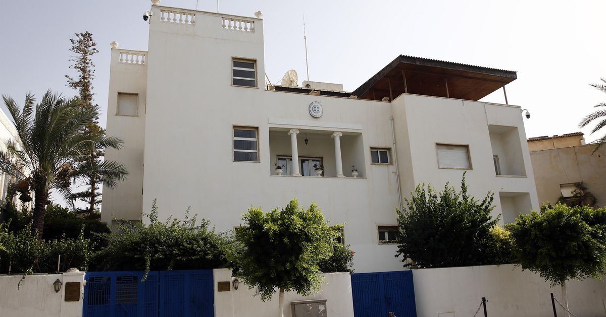 ΥΠΕΞ: Αμεση επαναλειτουργία της πρεσβείας στην Τρίπολη