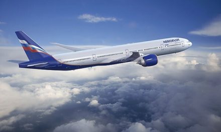Επείγουσα προσγείωση Boeing 777 στη Ρωσία, εμφάνισε πρόβλημα στον κινητήρα