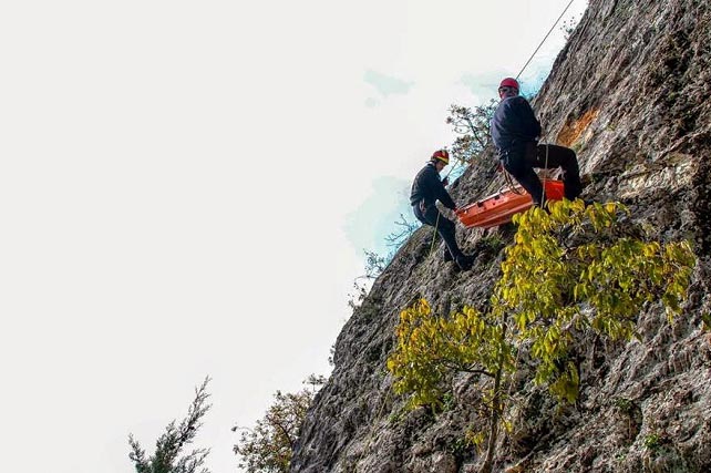 Επιχείρηση εντοπισμού ορειβατών στο Μέτσοβο