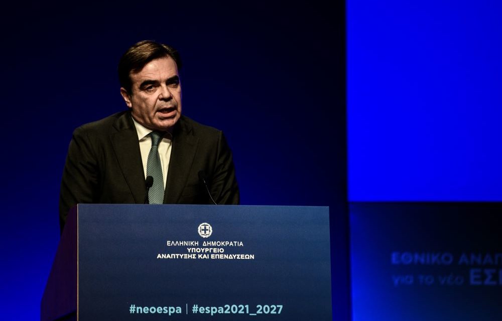 Σχοινάς: Η ΕΕ καλωσόρισε την πρόταση του Έλληνα πρωθυπουργού για πιστοποιητικό εμβολιασμού