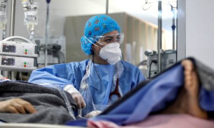 Επιστράτευση ιδιωτών γιατρών στη μάχη της πανδημίας εξετάζει η κυβέρνηση