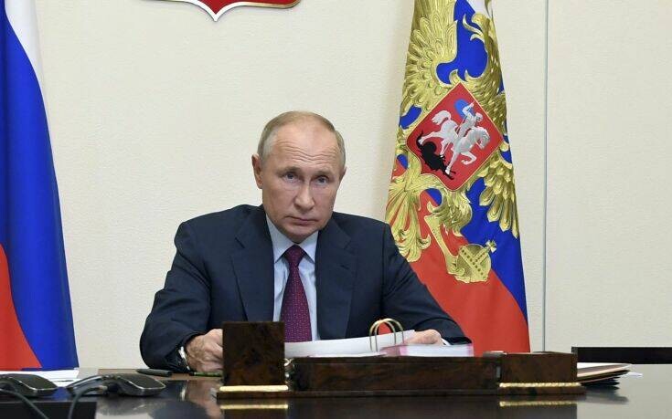 Ο Πούτιν υπέρ της άρσης της πατέντας για τα εμβόλια κορονοϊού