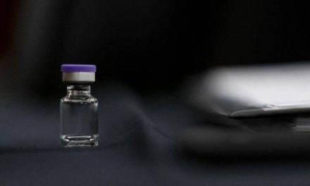 Γυναίκα πέθανε από εγκεφαλική αιμορραγία τρεις ημέρες αφότου έκανε το εμβόλιο της Pfizer
