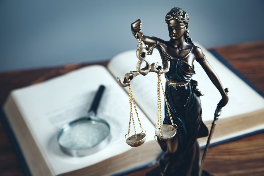 #Metoo και στους δικηγόρους; Οι καταγγελίες σεξουαλικής παρενόχλησης και κακοποίησης αγγίζουν και το νομικό χώρο