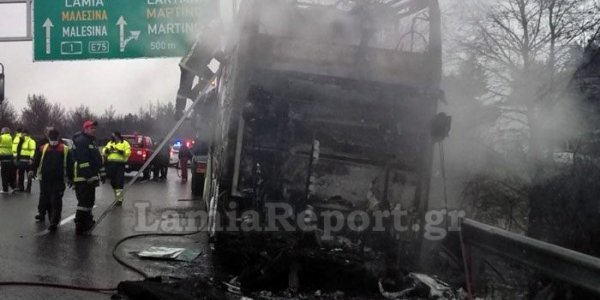  Κάηκε ολοσχερώς λεωφορείο του ΚΤΕΛ Θεσσαλονίκης στην Αθηνών – Λαμίας/ΒΙΝΤΕΟ