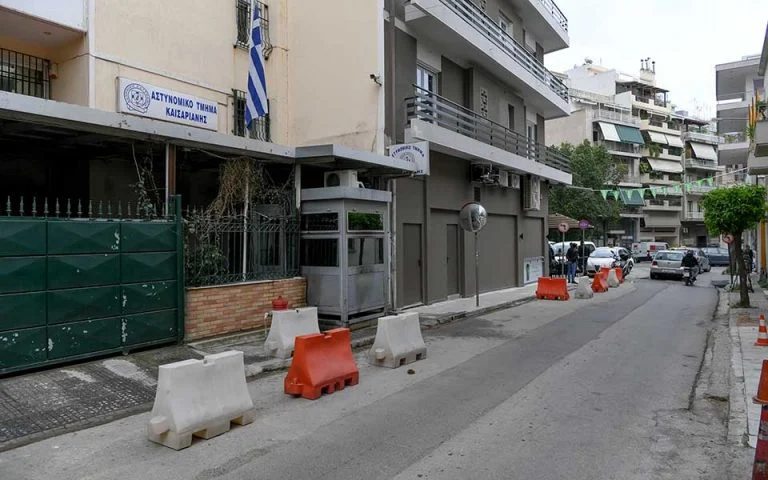 Καταδρομική επίθεση στο Αστυνομικό Τμήμα Καισαριανής – Τρεις προσαγωγές /ΒΙΝΤΕΟ
