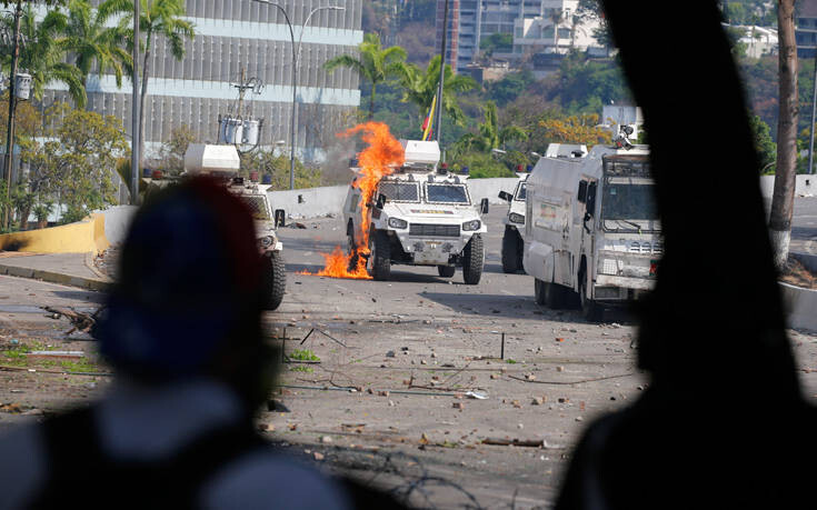 Σφοδρές μάχες στα σύνορα Βενεζουέλας – Κολομβίας