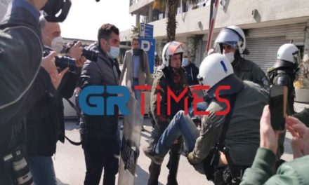 Θεσσαλονίκη: Σε 31 συλλήψεις μετατράπηκαν οι προσαγωγές κατά την αστυνομική επιχείρηση στο ΑΠΘ