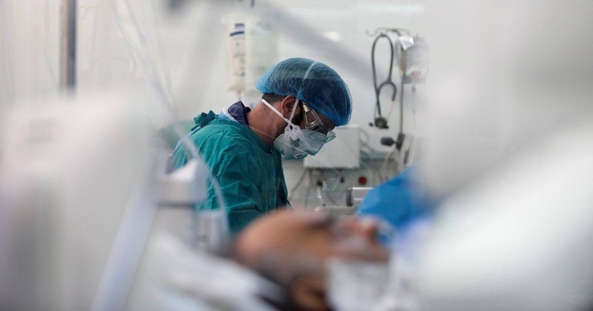 Νάσος Ηλιόπουλος: Παραδέχονται κυνικά ότι το 20% των ασθενών πεθαίνει εκτός ΜΕΘ