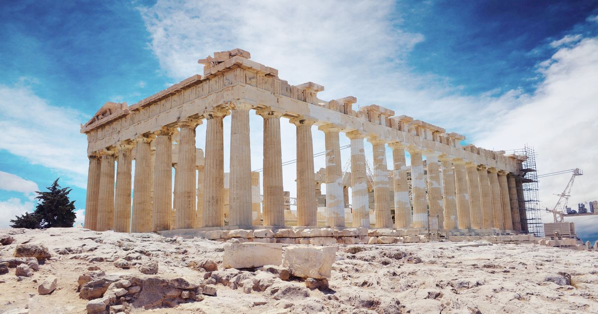 BBC: Η Ελλάδα περιμένει την επιστροφή των τουριστών