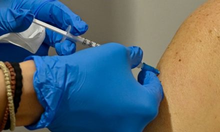Κικίλιας: Τον Ιούνιο θα ξεκινήσει ο εμβολιασμός των σαραντάρηδων