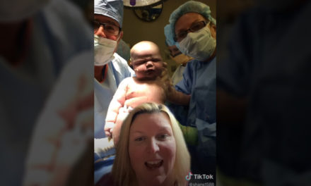 Γέννησε μωρό 6,3 κιλών που φορούσε ρούχα για 9 μηνών