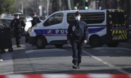 Συνελήφθησαν στο Παρίσι επτά ιταλοί πρώην μέλη ιταλικών τρομοκρατικών οργανώσεων