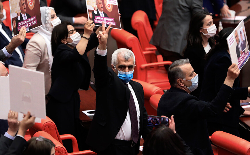 Συνελήφθη βουλευτής του φιλοκουρδικού κόμματος HDP