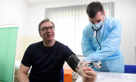 Με το κινέζικο Sinopharm εμβολιάστηκε ο πρόεδρος της Σερβίας