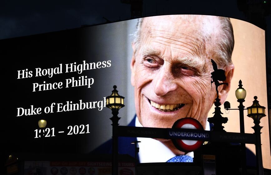 Κανονιοβολισμοί κι ενός λεπτού σιγή στη Μεγάλη Βρετανία για τον πρίγκιπα Φίλιππο