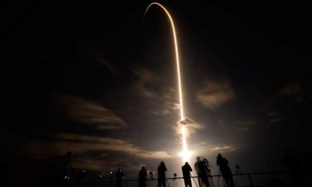 Το σκάφος της SpaceX ξεκίνησε το ταξίδι του προς τον Διεθνή Διαστημικό Σταθμό