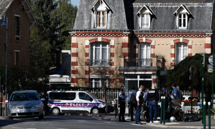 Μακρόν για τρομοκρατική επίθεση στο Παρίσι: Δεν θα υποχωρήσουμε