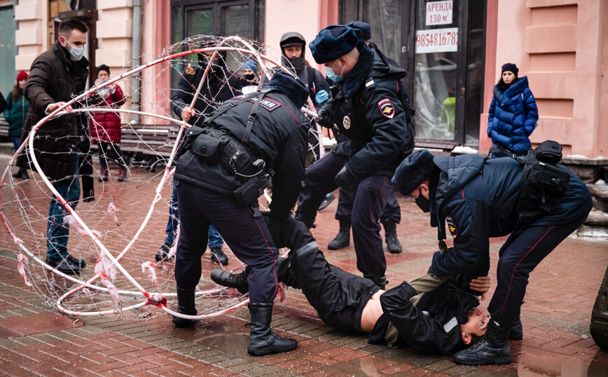 Περισσότερες από 1.000 συλλήψεις στις διαδηλώσεις υπέρ του Ναβάλνι