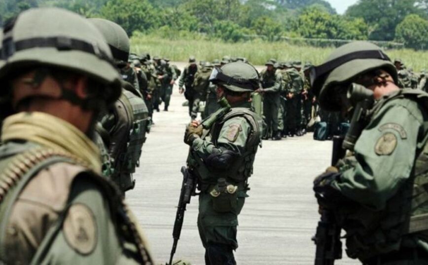 Ακόμη δύο στρατιωτικοί σκοτώθηκαν σε μάχες στα σύνορα με την Κολομβία