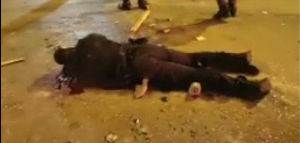 ΕΚΤΑΚΤΟ – Σοβαρά τραυματισμένος αστυνομικός- Κουκουλοφόροι τον έριξαν κάτω
