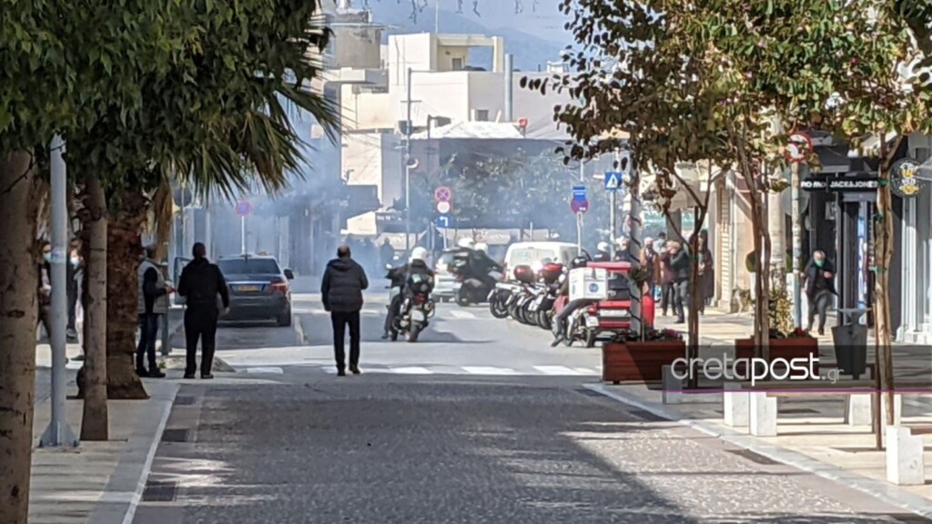 Κρήτη: Επεισόδια με ξύλο, χημικά και δακρυγόνα στην πορεία για τον Κουφοντίνα στο Ηράκλειο