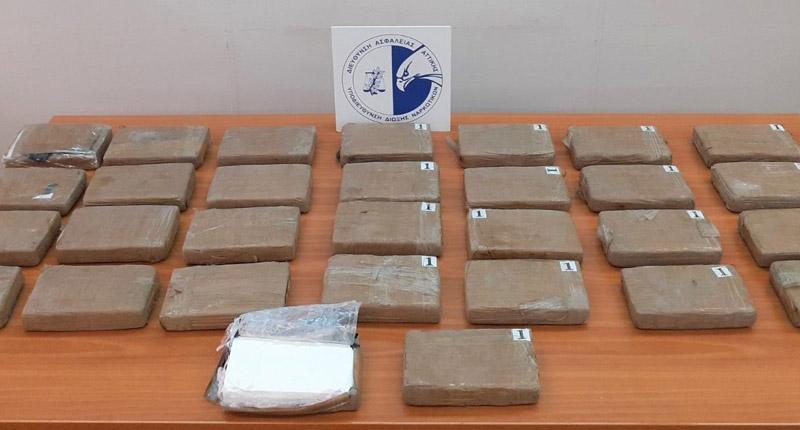 Μπλόκο σε φορτίο 35 κιλών κοκαΐνης από το Εκουαδόρ για τα… κοσμικά σαλόνια