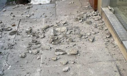Οι πρώτες εικόνες από τον ισχυρό σεισμό των 6 Ρίχτερ στην Ελασσόνα – Απεγκλωβίστηκε ο ηλικιωμένος στο Μεσοχώρι – ΒΙΝΤΕΟ