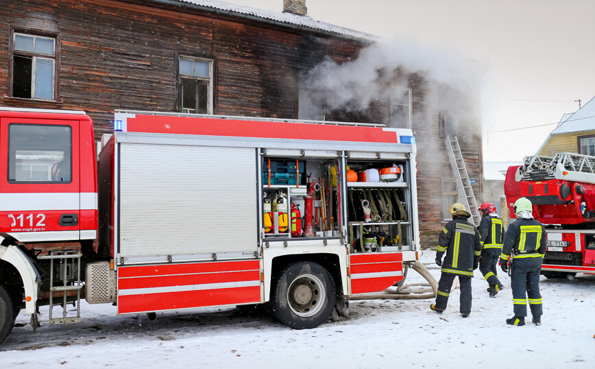 Φωτιά σε παράνομο ξενώνα στη Λετονία: Απανθρακώθηκαν 8 άνθρωποι