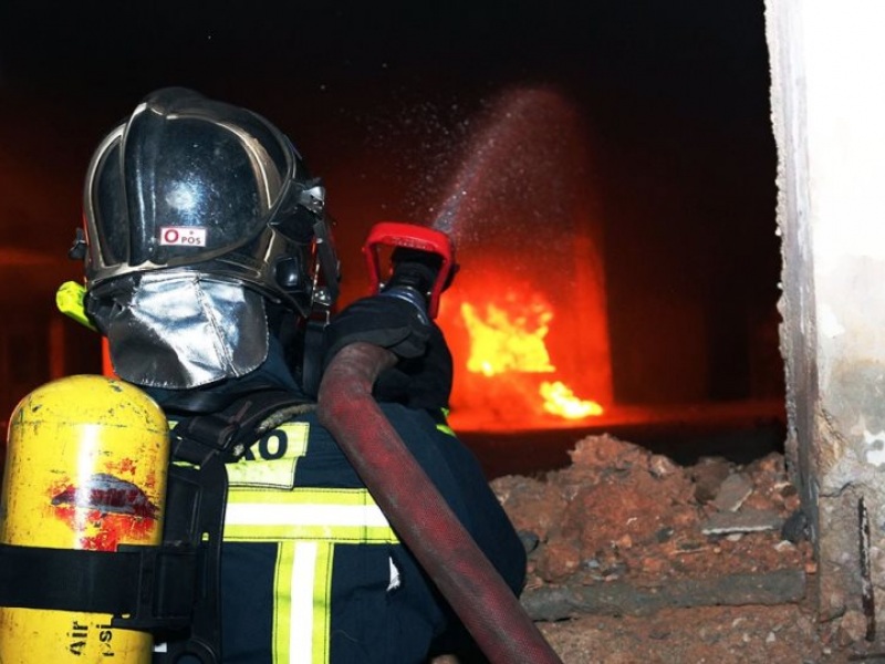 Κρήτη: Μεγάλη πυρκαγιά απειλεί επιχειρήσεις
