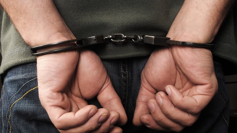 Συνελήφθη στη Νέα Ιωνία φυγόποινος 51χρονος που εξαπατούσε συστηματικά ηλικιωμένους