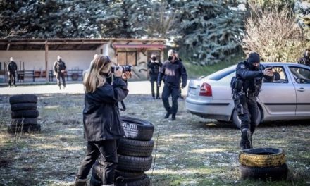 Ελληνες αστυνομικοί πρωταγωνιστούν σε ντοκιμαντέρ που θα προβληθεί στη Νέα Υόρκη