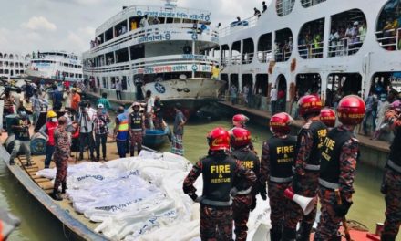 Τουλάχιστον 25 νεκροί μετά την σύγκρουση πλοίων σε ποτάμι