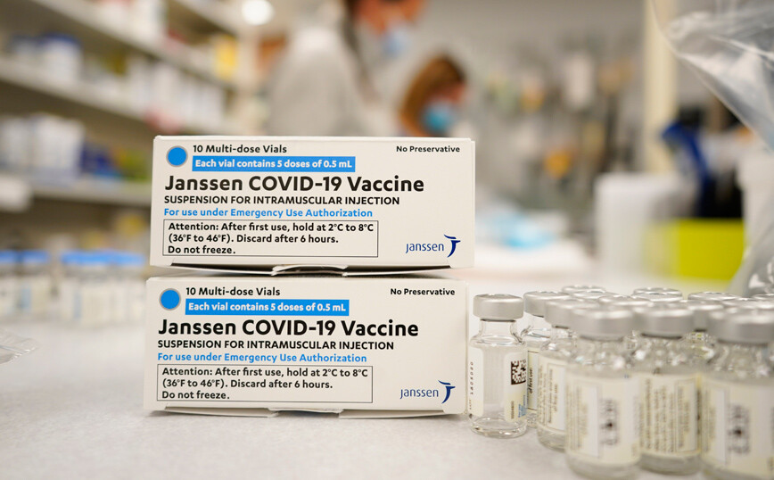 Το Βέλγιο «παγώνει» το εμβόλιο της Johnson & Johnson στους κάτω των 41 μετά τον θάνατο νεαρής γυναίκας
