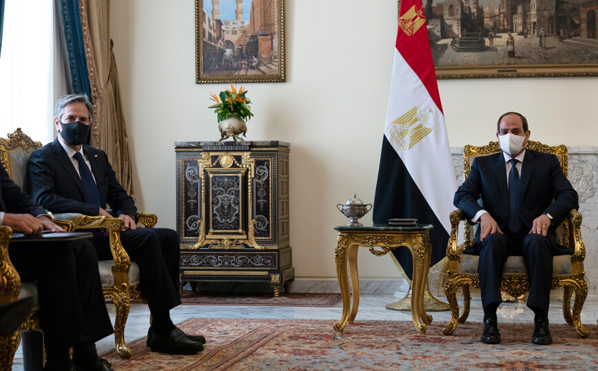 Έφτασε στην Αίγυπτο ο Άντονι Μπλίνκεν, συνάντηση με τον πρόεδρο αλ-Σίσι