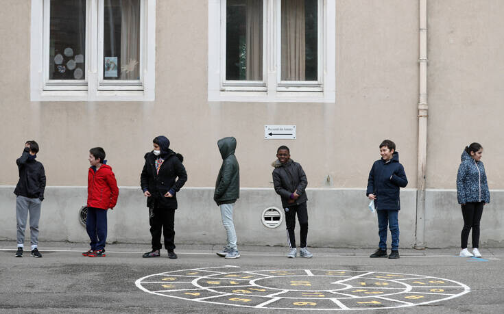 Πλήγμα κυρίως για τα παιδιά μεταναστών τα κλειστά σχολεία στη Γερμανία