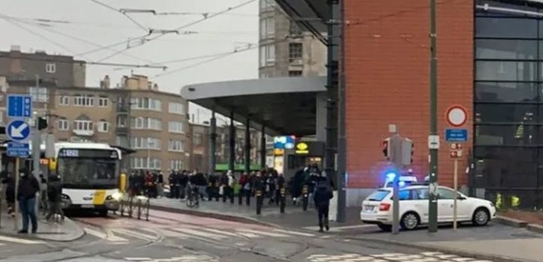Βρυξέλλες: Ο δράστης τραυμάτισε με μαχαίρι γυναίκες στο μετρό και συνελήφθη – Η αστυνομία αποκλείει την τρομοκρατική ενέργεια /ΒΙΝΤΕΟ