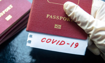 Ζητάει την επέκταση του «πράσινου διαβατηρίου» και σε χώρες εκτός ΕΕ
