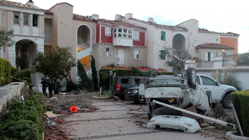 Τουρκία: Ανεμοστρόβιλος έπληξε την επαρχία της Σμύρνης – 16 τραυματίες