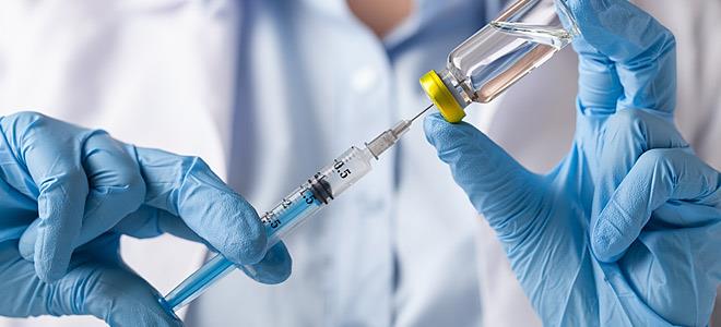 Το μεσημέρι σήμερα Τετάρτη ξαναρχίζουν οι εμβολιασμοί στην Αττική