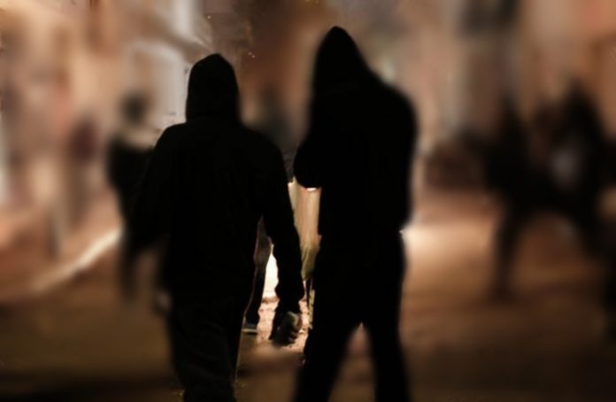 Κουκουλοφόροι προκάλεσαν φθορές στη Λέσχη Αξιωματικών Φρουράς Θεσσαλονίκης