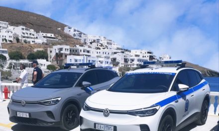 Το πρώτο ηλεκτροκίνητο όχημα της Ελληνικής Αστυνομίας είναι έτοιμο για περιπολία – ΦΩΤΟ