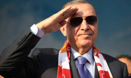 Οργισμένες αντιδράσεις για την «κωλοτούμπα» Ερντογάν στη Σύνοδο του ΝΑΤΟ