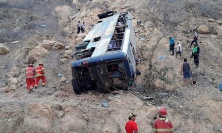 Θρήνος στο Περού από πολύνεκρο τροχαίο δυστύχημα