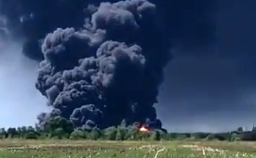 Εικόνες από τεράστια φωτιά σε εργοστάσιο χημικών στο Ιλινόις – Εκκενώθηκε η γύρω περιοχή