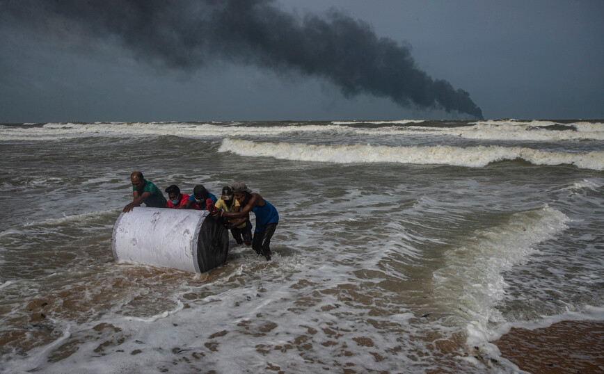 Μεγάλη οικολογική καταστροφή στη Σρι Λάνκα – Τρομακτικές εικόνες